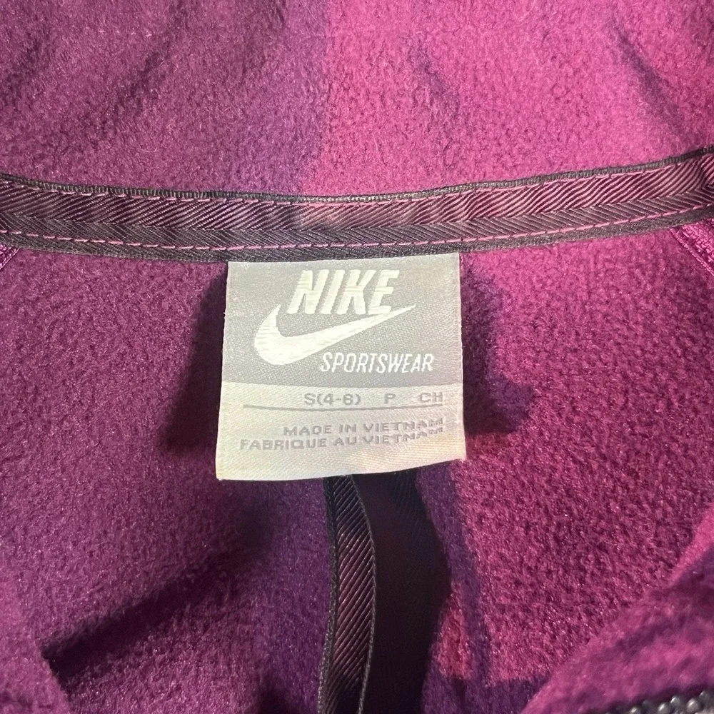 Nike Women's Soft Shell Jacket Size‎ Small Plum Magenta EUC
